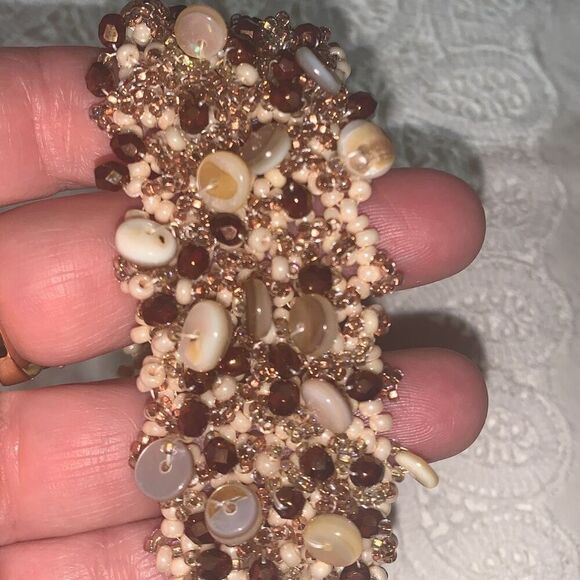 Handmade Seed Bead Mother of Pearl Bracelet 7.5” - Picture 11 of 15